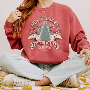 Vintage Style Christmas Comfort Colors Sweatshirt, Christmas Sweater, North Pole Christmas Tree Farm Crewneck, Retro Holiday Cozy Sweater