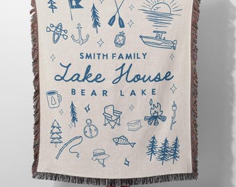 Benutzerdefinierte See Haus gewebte Decke Housewarming Weihnachtsgeschenk, personalisierte Familien Name Cottage Fransen Decke, Nautische See Leben Dekor