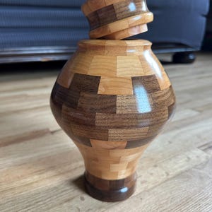 Urne/ Deckelvase
