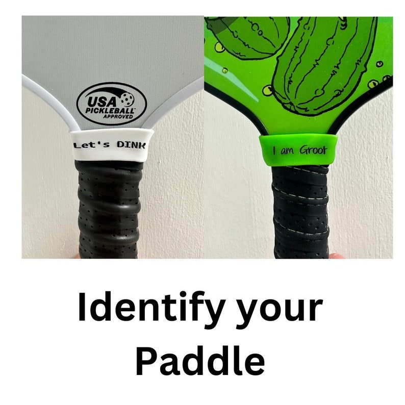 Puede incluir: Dos palas de pickleball. Una es blanca con un agarre negro y un logotipo de USA Pickleball Approved. La otra es verde con un agarre negro y un dise&ntilde;o de pepinillo. La pala blanca tiene un agarre blanco con el texto "Let's Dink". La pala verde tiene un agarre verde con el texto "I am Groot".