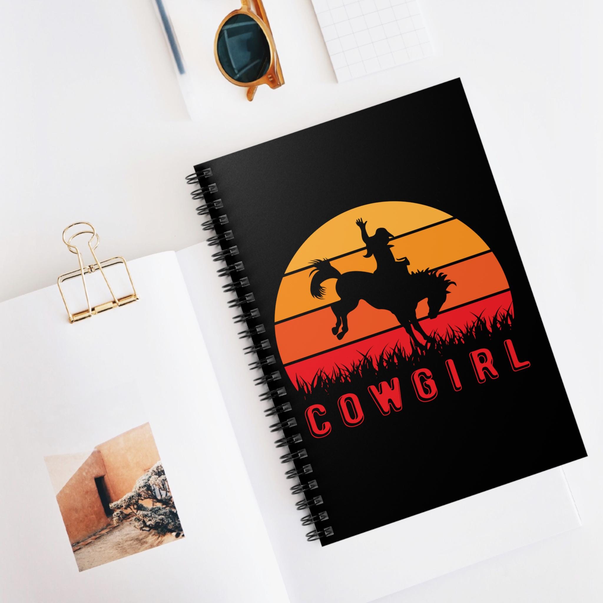BearCake - Cuaderno De Vaquera Occidental, Regalos Occidentales Para Mujeres, Lindos Cuadernos En Espiral Para Mujeres Y Niñas, Suministros De Oficina Occidental, Cosas Occidentales Para Mujeres
