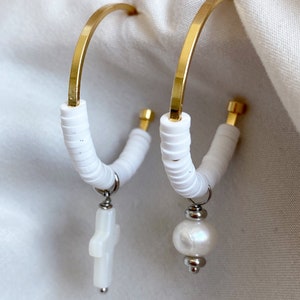 Blancs Créoles d'été avec perle et croix Or 18 carats sur laiton Croix Style Délicat Bijoux minimalisme Exclusivité Cadeau image 2