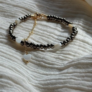 Heart shell beads grey bracelet, cottagecore white jewelry Coquette clean girl aesthetiс bracelet Gift for her image 1