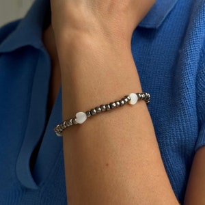 Heart shell beads grey bracelet, cottagecore white jewelry Coquette clean girl aesthetiс bracelet Gift for her image 4