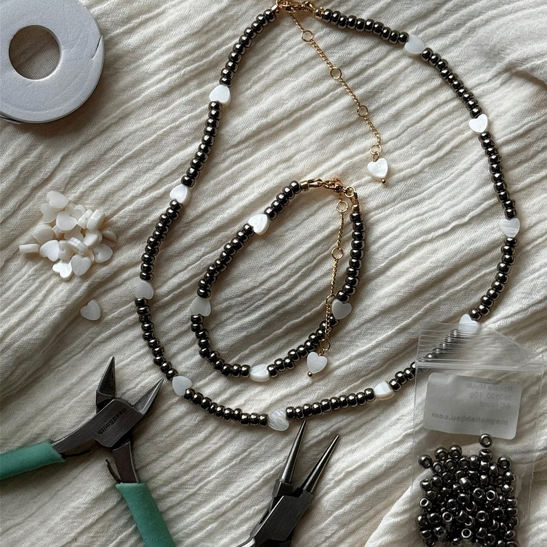 Heart shell beads grey bracelet, cottagecore white jewelry Coquette clean girl aesthetiс bracelet Gift for her image 6
