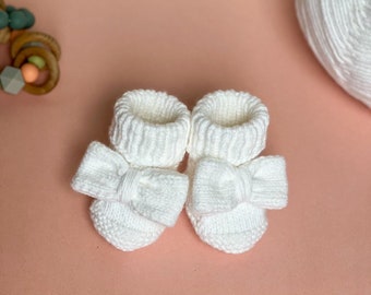 Hand-Knitted Baby Booties for Stylish Little Ones / Handmade Baby Booties / Baby Shower Gift / Crib Shoes
