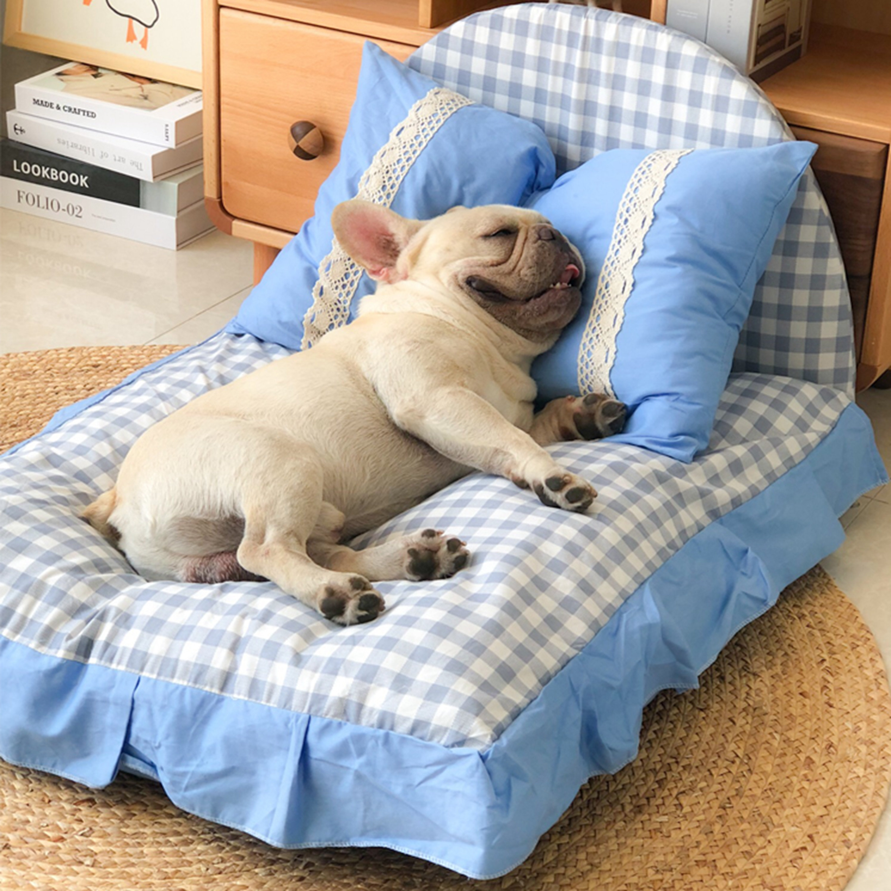 Louis Pawtton Classic Designer Dog Mat Bed