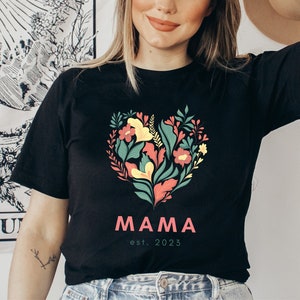 Custom Mama Floral shirt, Cute Mama Shirt, Personalized Gift for Mom, Green T-shirt Flower, Garden Tee, Mother&#39;s Day Gift, Gift for Mom