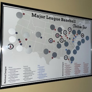 Carte à gratter de la MLB Fan Stadium Tour, liste des seaux, cadre noir (18 x 12 po.)