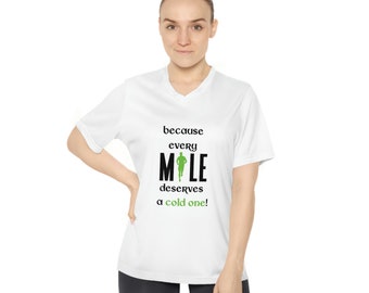 Soccer Tavern Running - Women's Performance V-Neck T-Shirt