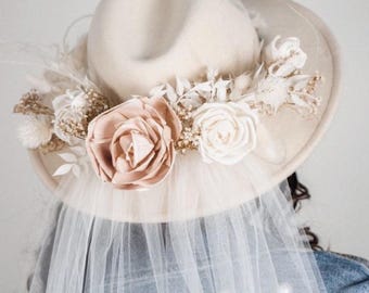 Boho Bridal Fedora Cowboy Hat Custom Wedding Hat with Artificial Flowers & Veil Western Bride Hat for Bachelorette, Bridesmaid, or Festival