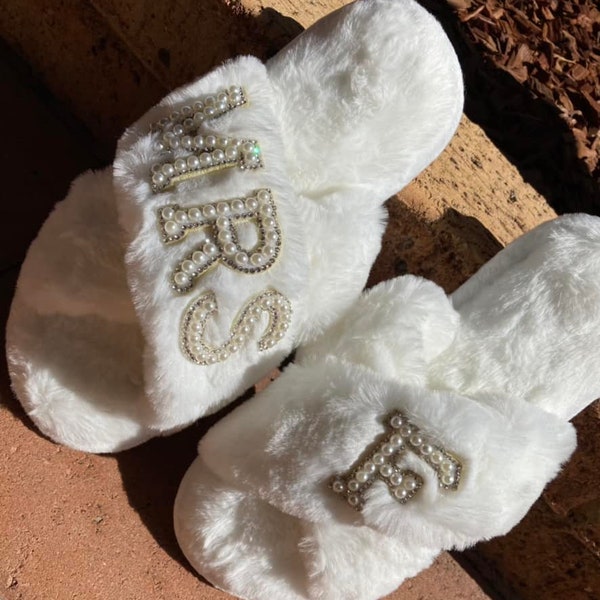 Fluffy / Plush/ Customised Pearl Bridal Slippers perfect for your Wedding Day / Wedding Morning/Getting Ready Slippers