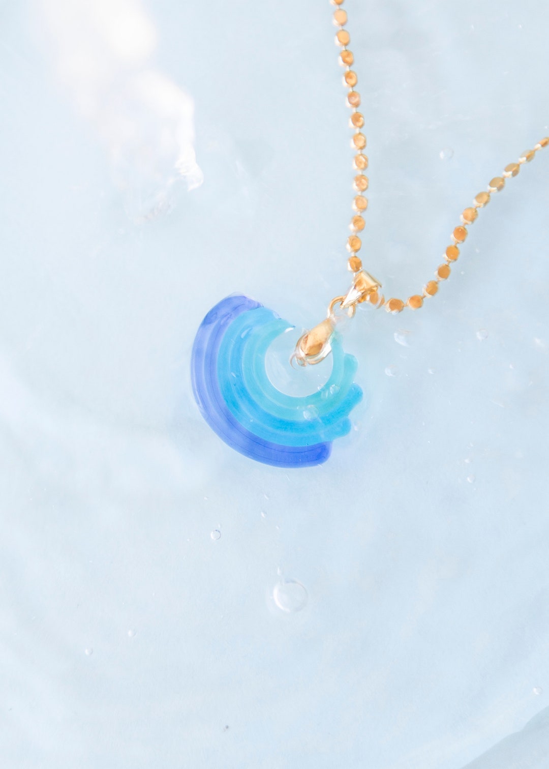 Moonlit Waves Necklace Gold