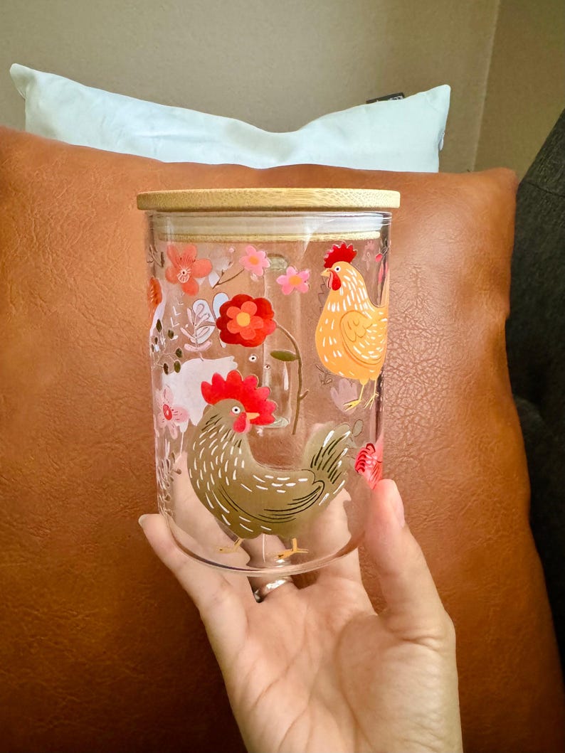 Cottagecore Kitchen Gift Chicken Floral Glass Tumbler With Straw Lid Boho Farmhouse Drinkware Hen Design Coffee Cup Farm Lover Present 17 Ounce Beverage Container Reusable Straw Included Garden Enthusiast Gift Kitchen Home Styling Essential
