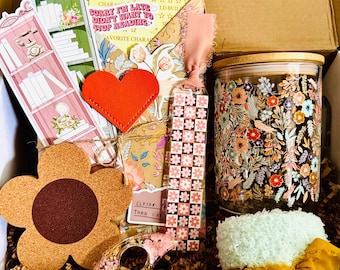 Blind Date Mystery Book Box Gift for Women Bookworm Blind Date Basket Reader Surprise Package Birthday Her Thinking of You Bookish Present