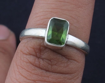 Green Peridot Sterling Silver Ring: August Birthstone