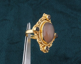 Anillo de cuarzo rosa y cuarzo ahumado hecho a mano: latón chapado en oro de 14 kt