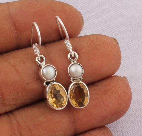 Orecchini pendenti ovali in argento sterling con gemma di citrino, realizzati a mano in filigrana, con ametista, topazio blu, alessandrite e rubino. - Italia