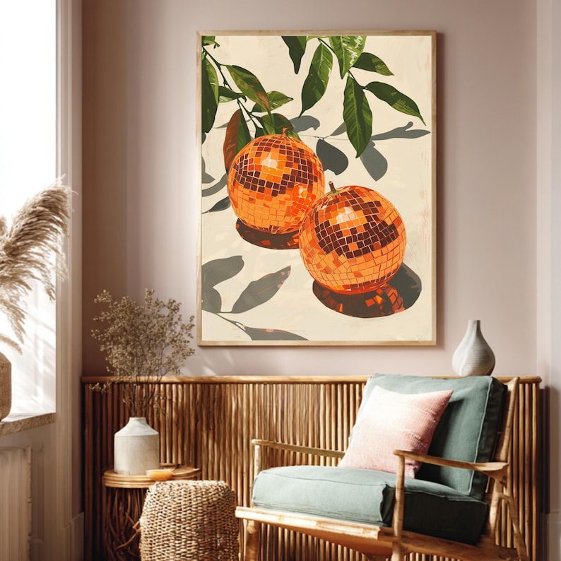 Dopamine decor print met glanzende discobal sinaasappels.
