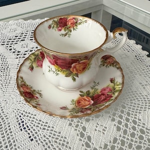 Royal Albert Old Country Roses Tea Cup and Saucer