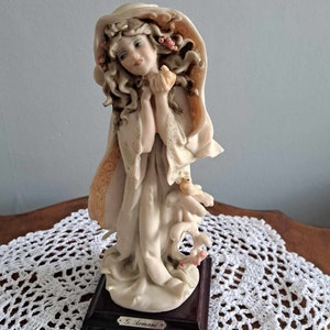 Giuseppe Armani Figurine -Winter Season Girl with birds Florence