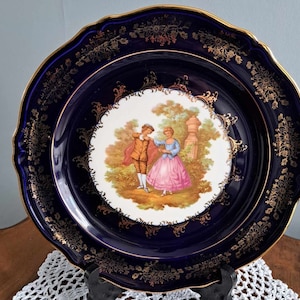 Decorative collector&#39;s plate made of French Limoges Castel porcelain in vintage style, gold-plated