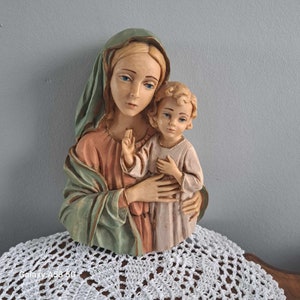 Antiek Italiaans gipsen beeld van Madonna met Jezus