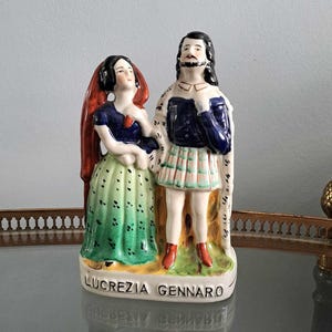 Porcelain figurine of Staffordshire - Licorice Gennaro. Lucrezia Borgia Opera Italian opera character