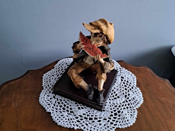 スイカを食べるカポディモンテ少年のアンティークの置物 - Etsy 日本
