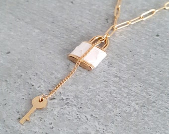 New golden stainless steel necklace, plunging key padlock, horse link