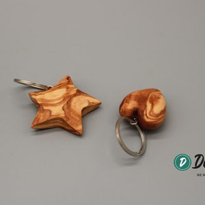 Handmade olive wood keychain | Natural wooden pendant | Gift idea | Sustainable & unique