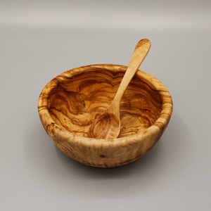 Olive wood cereal bowl with spoon 18 cm | Handmade olive wood bowl | Natural wooden tableware | Breakfast bowl
