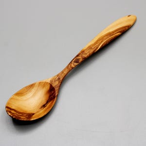 Handmade olive wood tablespoon | 20 cm wooden spoon | Sustainable kitchen accessory | Natural cooking spoon | Unique handmade item