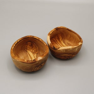 Rustic olive wood bowl Ø 10/12 cm – Handmade, small natural wooden bowl, Mediterranean decoration, olive wood gift