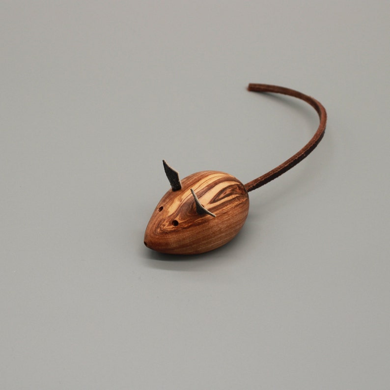 Play mouse for cats made of olive wood and leather Handmade image 1