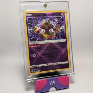 Soporte ajustable para cartas Pokémon: temáticas de Poké Ball, Super Ball y Master Ball