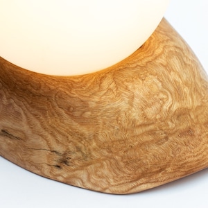 Beech wood lamp with frosted glass globe