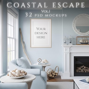 Puede incluir: Maqueta de diseño de interiores de temática costera, con un salón azul claro y una obra de arte enmarcada que dice "YOUR DESIGN HERE". La habitación incluye una chimenea blanca, un espejo redondo y un cuenco lleno de conchas marinas.