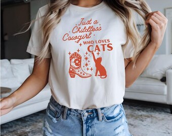 Camiseta unisex para amantes de los gatos y vaqueras, camiseta con temática de gatitos campestres, camiseta con gráfico de gato del oeste, vaquera sin hijos, gato y bota