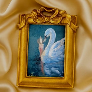 Mini Swan Oil Painting – Vintage Gold Frame – Small Wall Art – Elegant Home Decor – Gift for Art Lovers