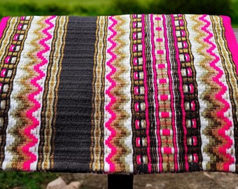 34x42 Show Pad Shocking Pink, White and black colour | New Zealand Wool 100 Percent