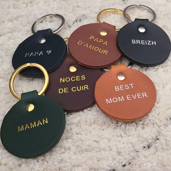 Porte clés en cuir avec gravure personnalisable. Message au choix. Cadeau anniversaire, fête des pères, fêtes des mères, Noel, mariage.