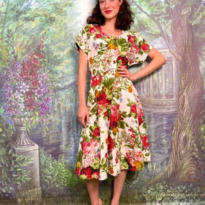Vintage 80s Floral Fit and Flare Summer Dress – Short Sleeve Romantic Garden Print Midi