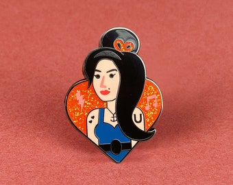 Broche en émail Amy Winehouse I Souvenir de Londres Design de collection Musique britannique Camden