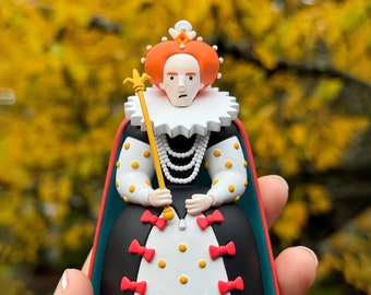 Elizabeth I - Collectable London Art Toy I Souvenir Collectible Design British Royal Historic Tower Queen Tudor Feminist Icon Fashion Gift