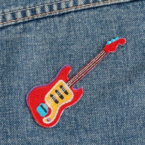 Röd gitarr broderad, stryklapp - Tejp, musik, boogie, David Bowie, rock