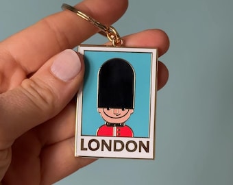 Porte-clés garde de Londres I Porte-clés en émail Londres Souvenir de Londres Figurine de collection Illustration de l'histoire britannique