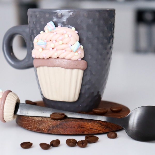 Ensemble de tasse à café et cuillère à dessert | Cuillère à café Cupcake | Tasse à cupcakes | Tasse en pâte polymère | Conception polymère | Ensemble fait à la main en pâte polymère