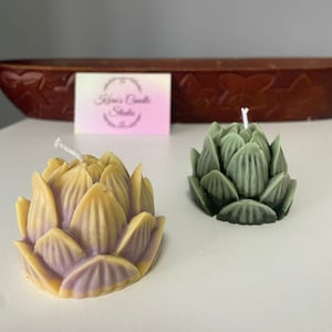 Set aus zwei Lotus Duftkerzen