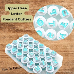 Cortadores de fondant de 26 peças, cortadores de letras com mola, letras de fondant, cortadores de número de fondant, cortadores de letras, cortadores de número de êmbolo